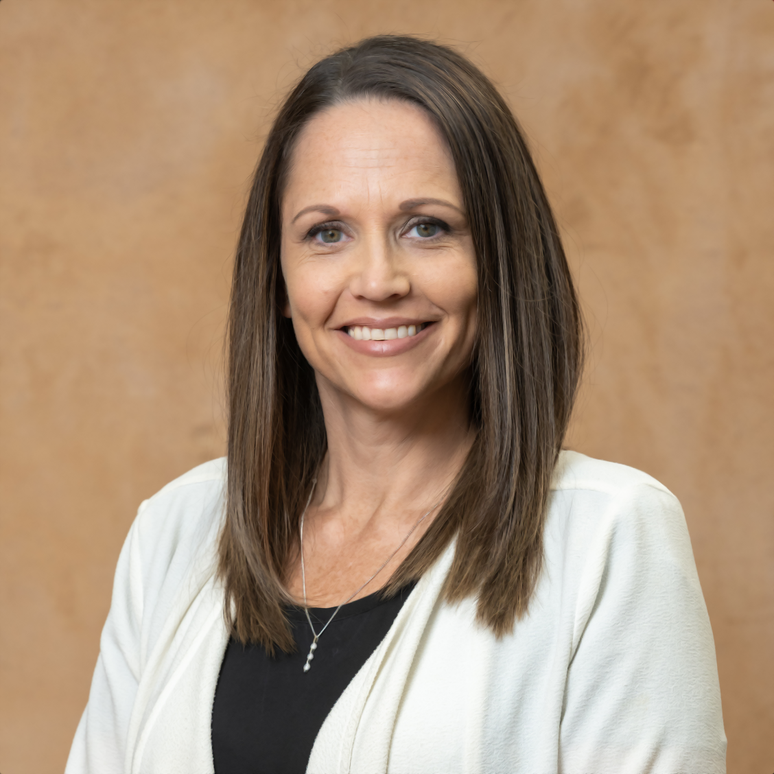 Dr Julee La Mott is the Clinical Director of SA Psychology and Wellness